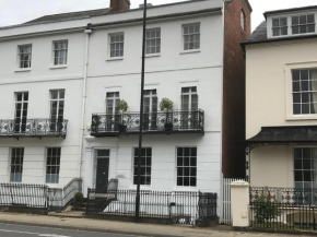 The Apartment, Lower Ground Floor,1 Clarendon Place